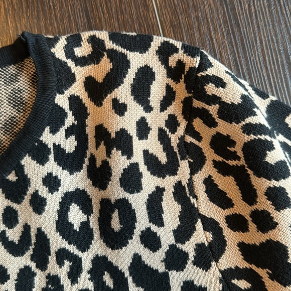 Like New Grey & Gray Leopard Print Sweater - L/XL - Picture 3 of 3